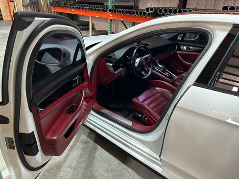 Used 2017 Porsche Panamera Turbo image 21
