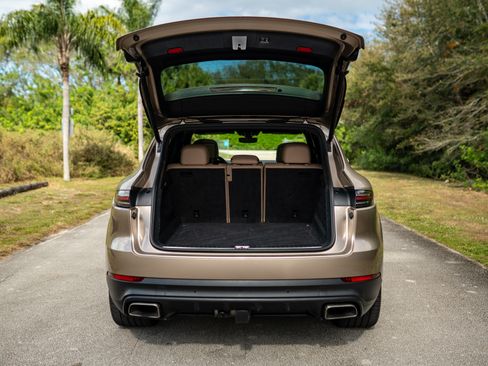 Used 2019 Porsche Cayenne image 9