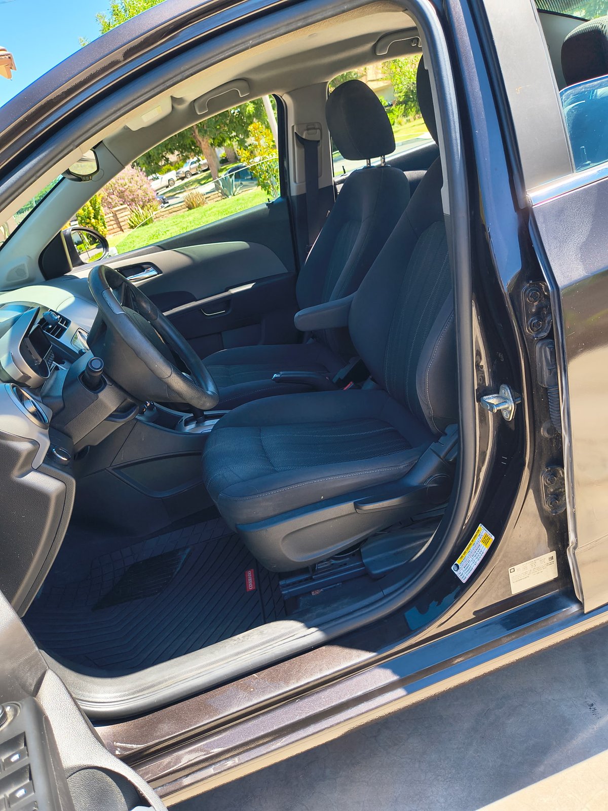 Used 2015 Chevrolet Sonic LT FWD image 13