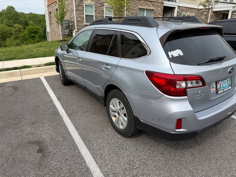 Used 2017 Subaru Outback 2.5i Premium AWD/4WD image 5