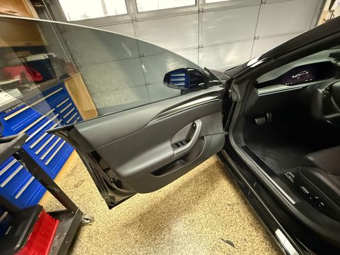 Used 2025 Tesla Model S Plaid image 18