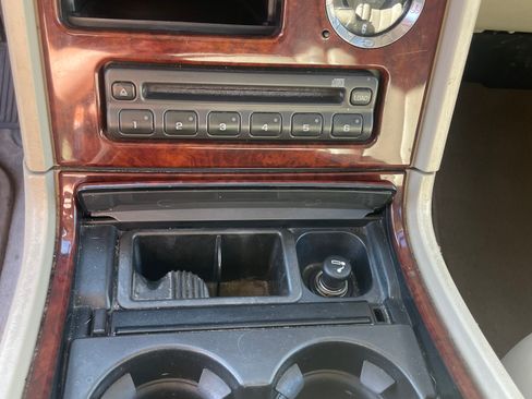 Used 2005 Cadillac Escalade AWD image 8