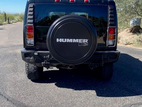 Used 2004 HUMMER H2 w/ Preferred Equipment Group image 6