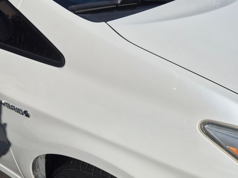 Used 2011 Toyota Prius Three image 2