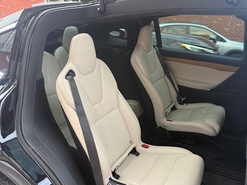Used 2020 Tesla Model X Long Range image 12
