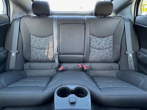 Used 2018 Chevrolet Volt LT image 12