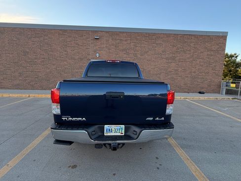 Used 2011 Toyota Tundra 4x4 CrewMax w/ SR5 Pkg image 5