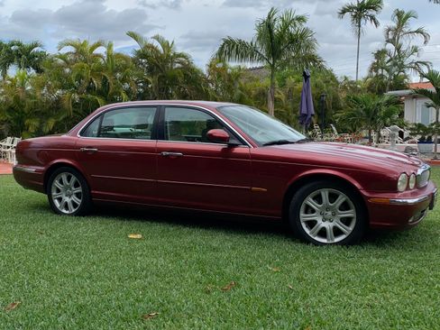 Used 2005 Jaguar XJ8 8 L Sedan 4D image 9