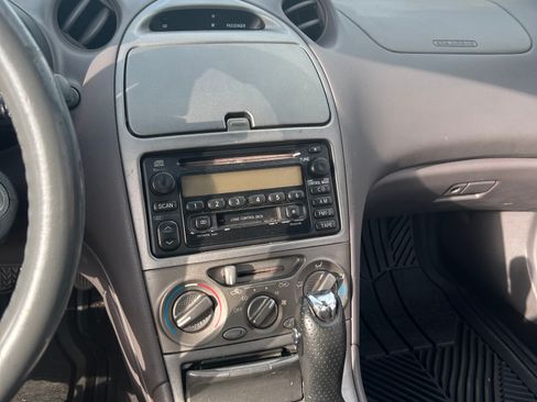 Used 2000 Toyota Celica GT FWD image 10