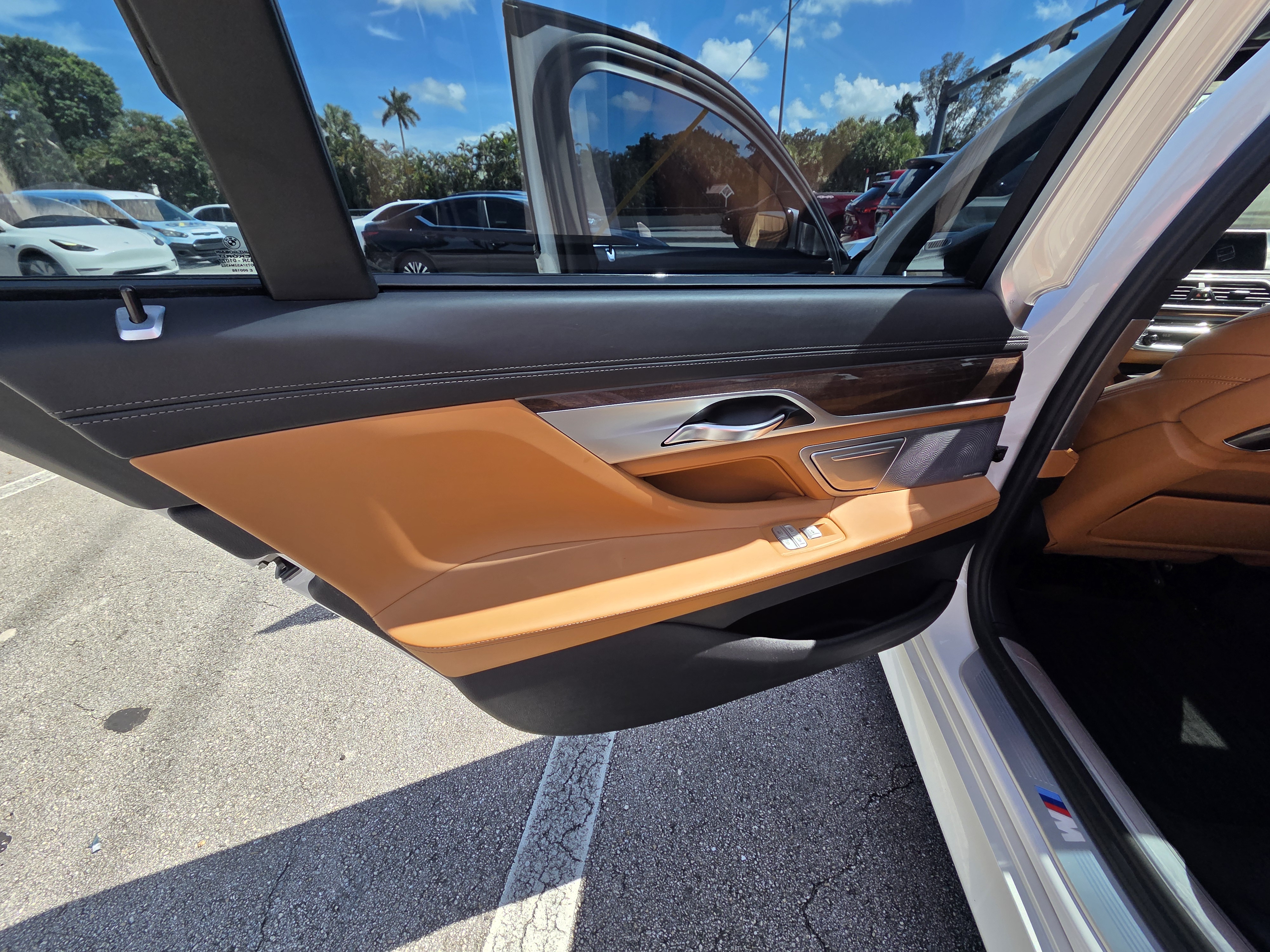 Used 2018 BMW 750i RWD image 14