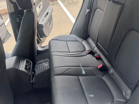 Used 2017 Jaguar XF Premium image 8