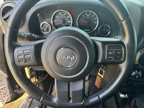 Used 2015 Jeep Wrangler Sport w/ Quick Order Package 23S AWD/4WD image 15