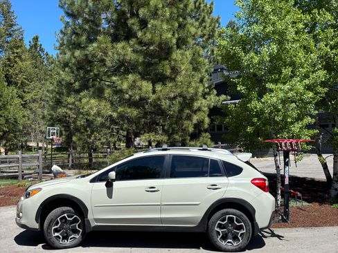 Used 2013 Subaru Crosstrek 2.0i Premium w/ Popular Pkg 1 AWD/4WD image 4