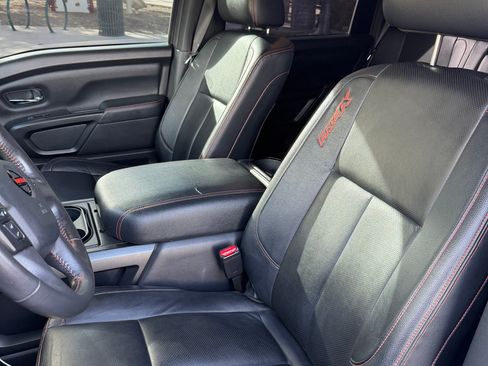 Used 2021 Nissan Titan PRO-4X w/ Pro-4x Convenience Package image 12