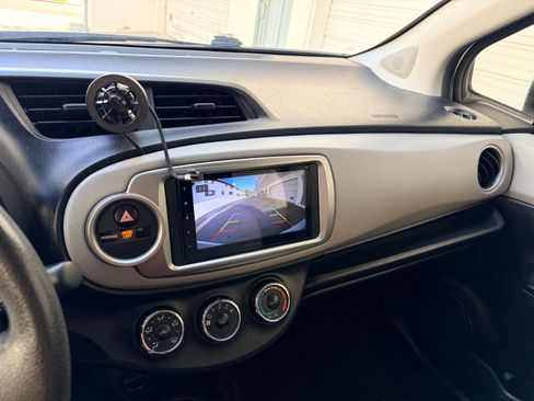 Used 2013 Toyota Yaris LE image 29