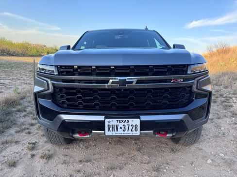 Used 2022 Chevrolet Tahoe Z71 w/ Z71 Off-Road Package image 2
