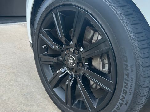 Used 2021 Land Rover Range Rover image 15