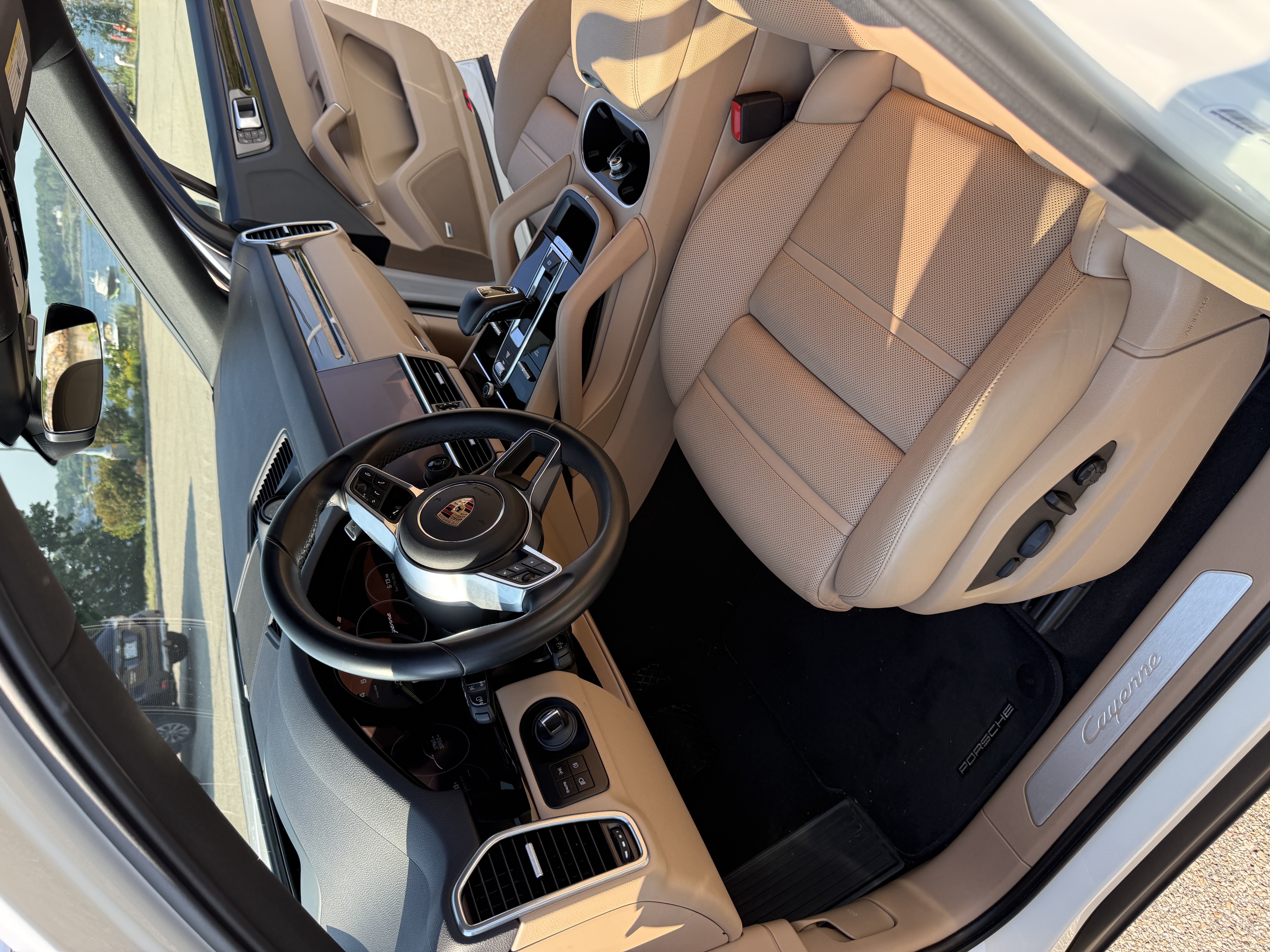 Used 2023 Porsche Cayenne Coupe AWD/4WD image 14