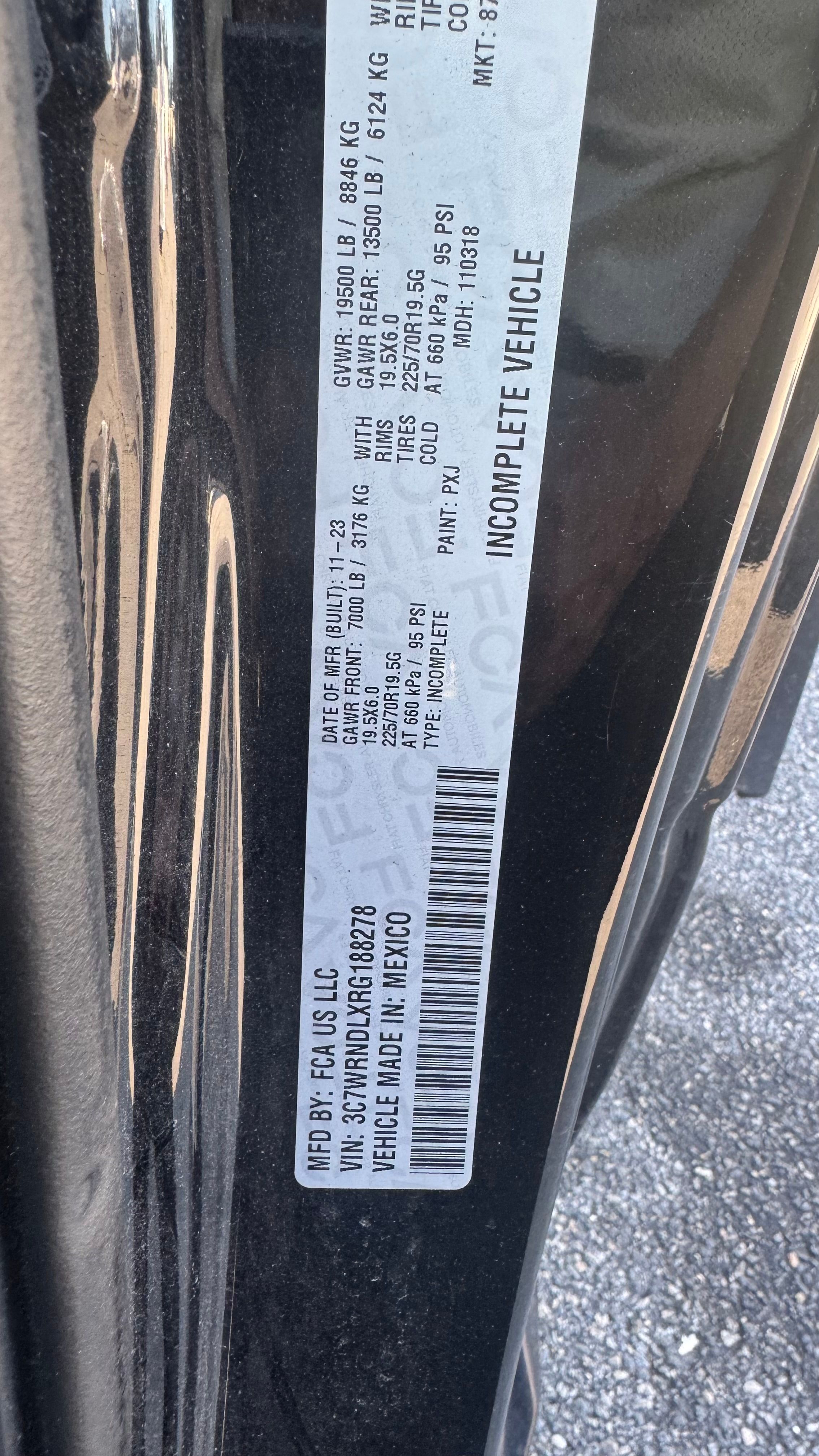 Used 2024 RAM 5500 SLT w/ Quick Order Package 2YG SLT AWD/4WD image 18