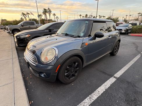 Used 2010 MINI Cooper Hardtop image 5