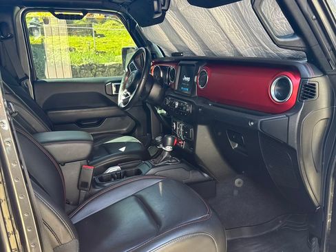 Used 2021 Jeep Gladiator Rubicon AWD/4WD image 8