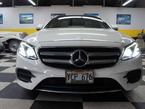 Used 2017 Mercedes-Benz E 400 4MATIC Wagon image 10