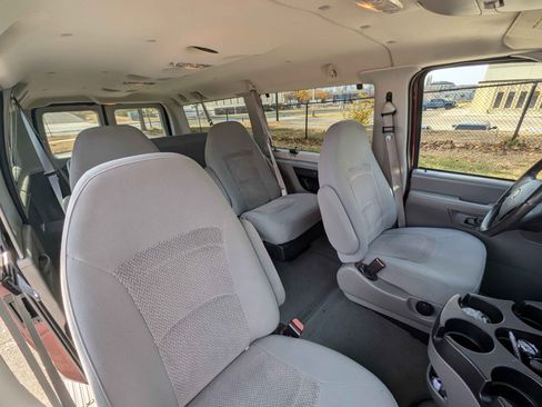 Used 2006 Ford E-150 and Econoline 150 Wagon image 5
