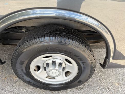 Used 2016 Chevrolet Express 2500 Extended image 10