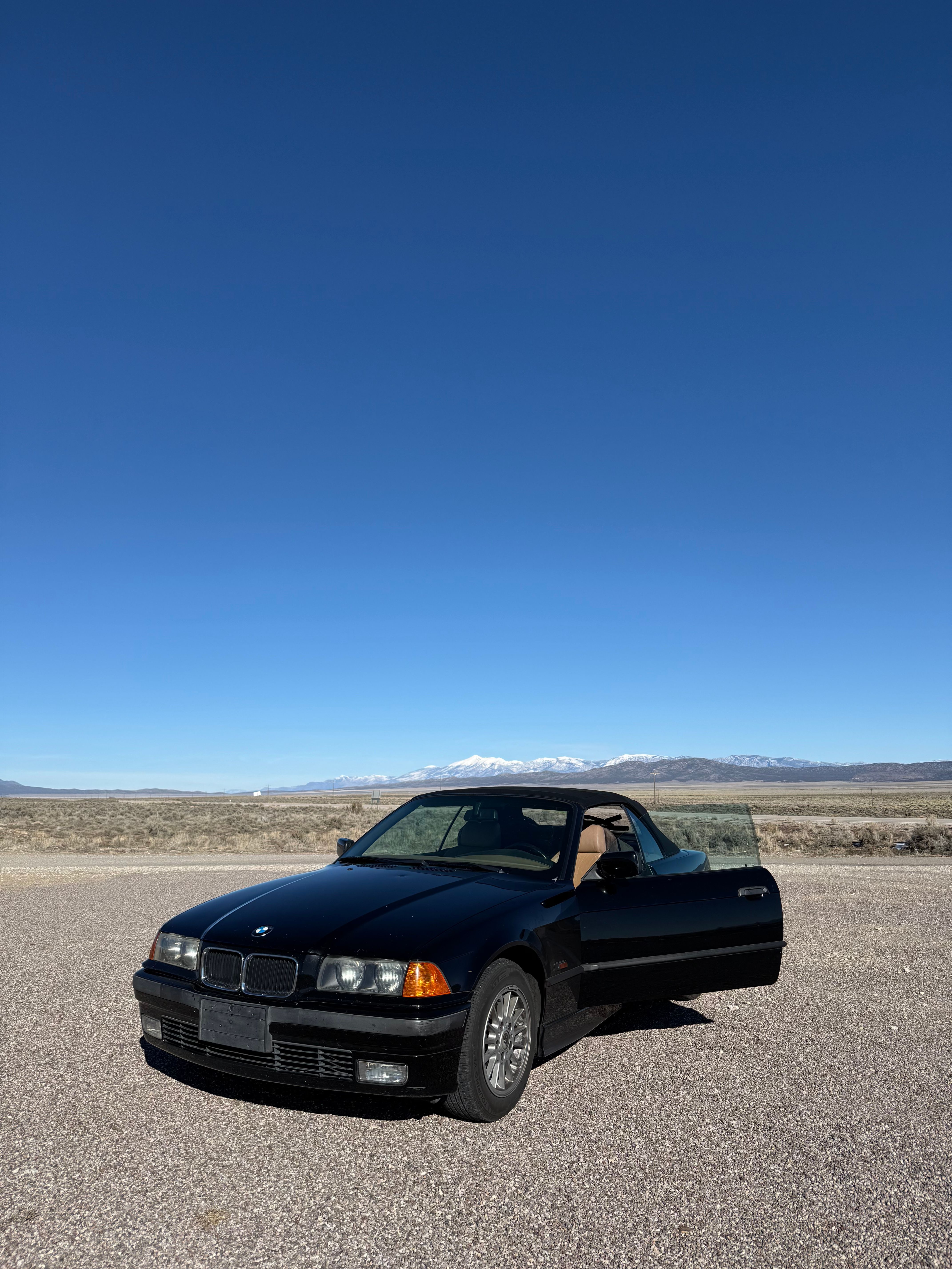 Used 1996 BMW 318i Convertible RWD image 1
