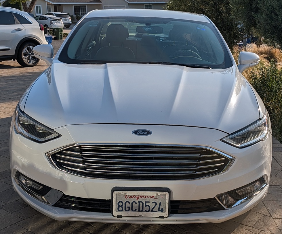 Used 2018 Ford Fusion Energi SE FWD image 1