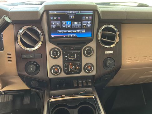 Used 2014 Ford F250 Lariat w/ Lariat Ultimate Package AWD/4WD image 16