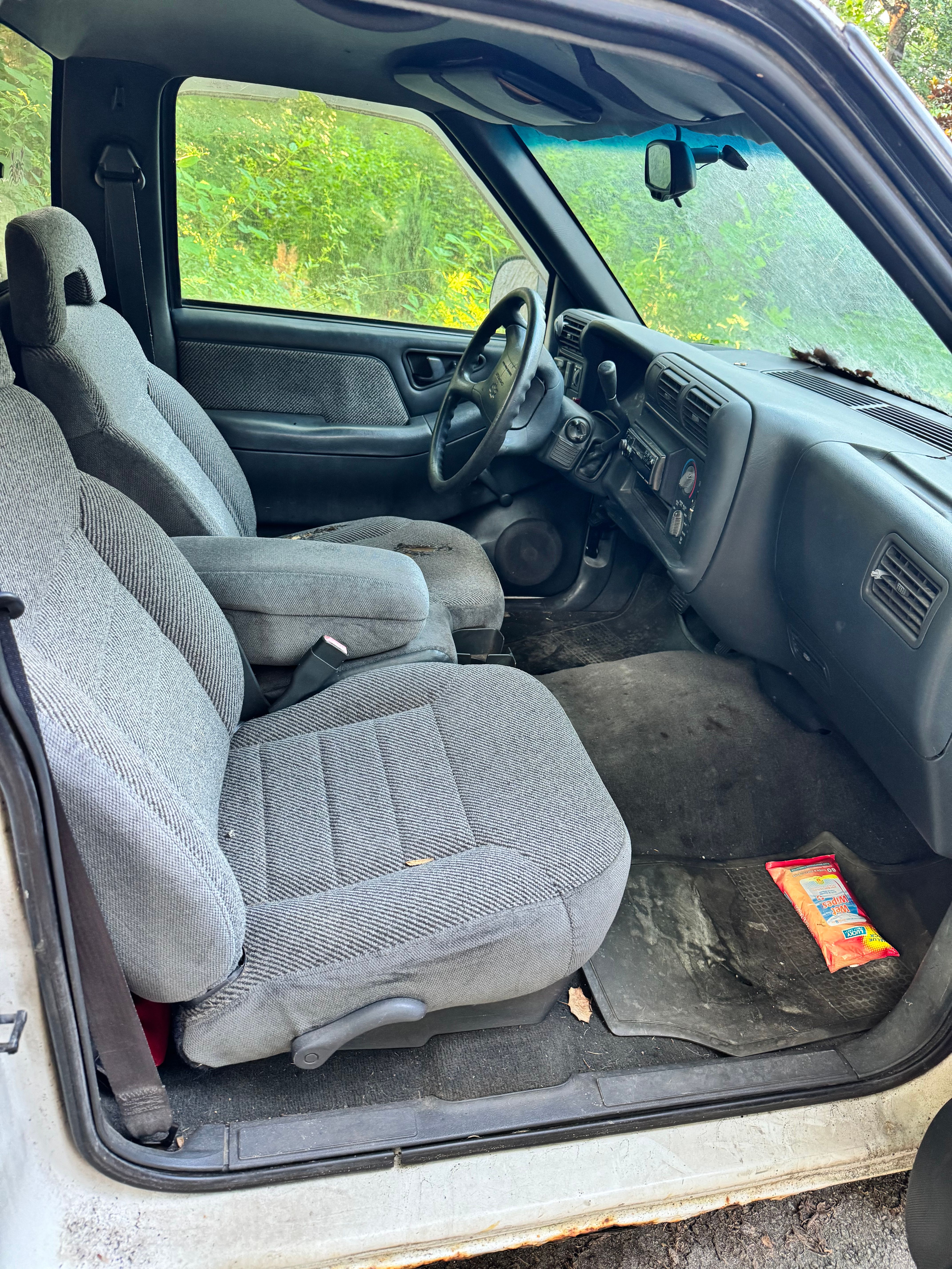 Used 1995 Chevrolet S10 Pickup 2WD Regular Cab image 2