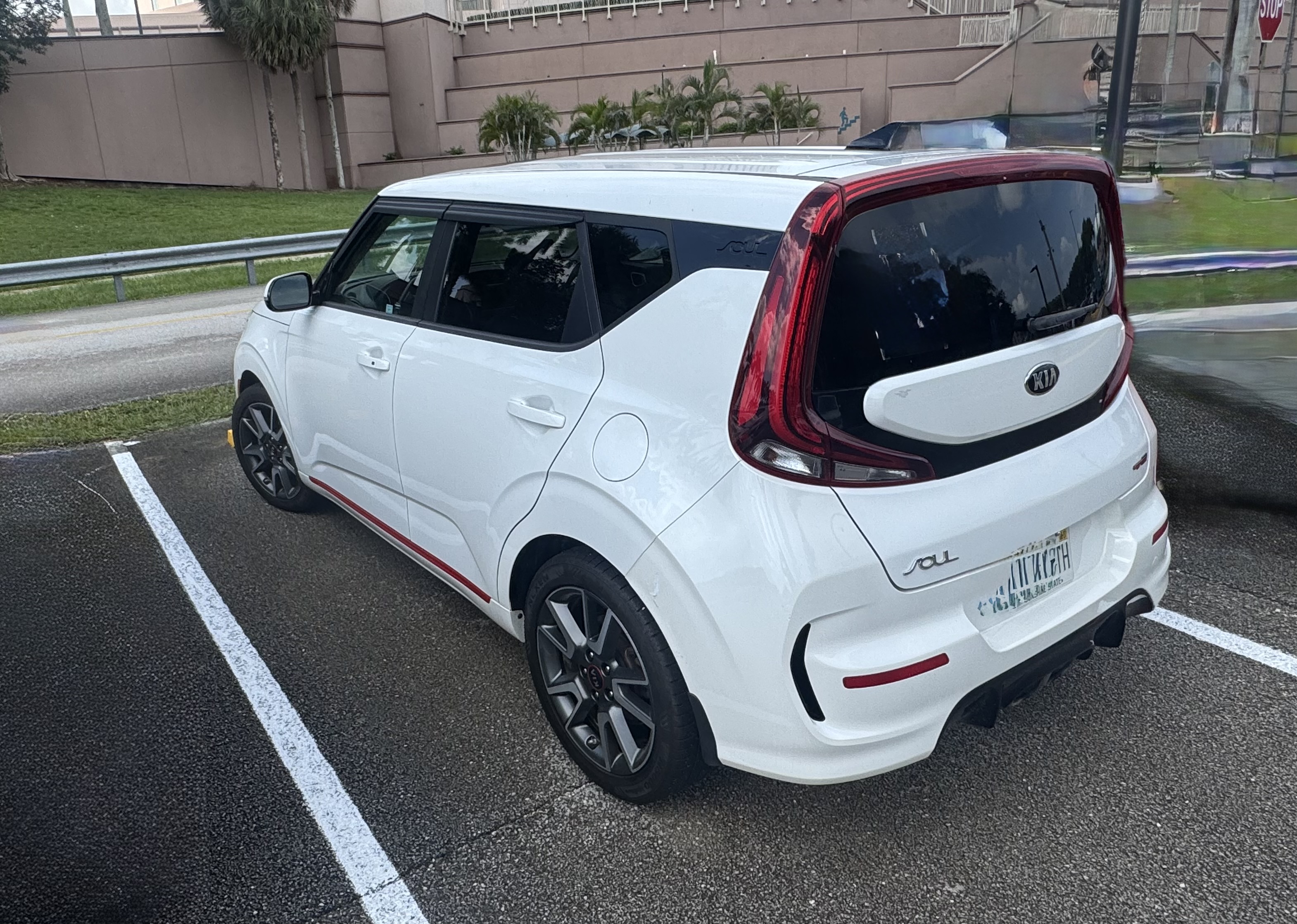 Used 2020 Kia Soul GT-Line Turbo FWD image 1