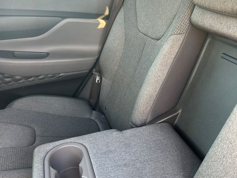 Used 2019 Hyundai Santa Fe SE image 12