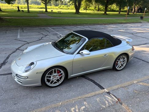 Used 2005 Porsche 911 Carrera S RWD image 6