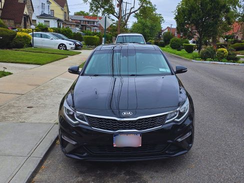 Used 2019 Kia Optima LX w/ LX Premium Package image 4