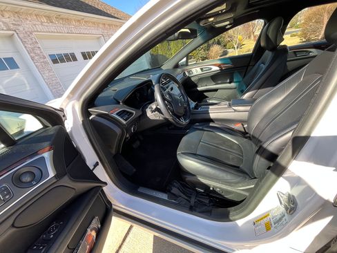 Used 2019 Lincoln MKZ Reserve image 10