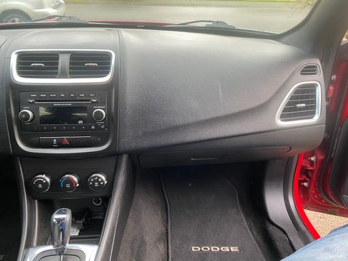 Used 2014 Dodge Avenger SE image 21