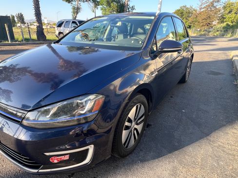Used 2016 Volkswagen e-Golf SEL Premium FWD image 1