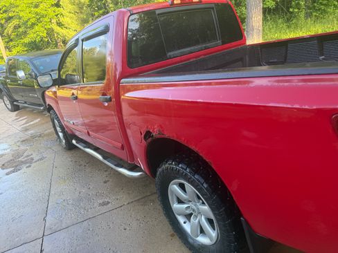 Used 2008 Nissan Titan SE AWD/4WD image 2