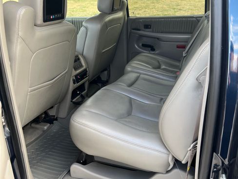 Used 2006 Chevrolet Avalanche Z66 w/ Sun And Sound Package image 6