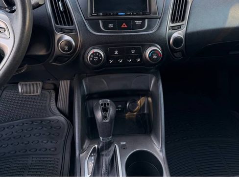 Used 2015 Hyundai Tucson GLS image 5