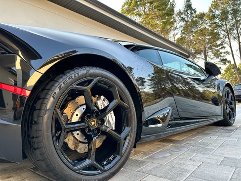 Used 2021 Lamborghini Huracan EVO image 27