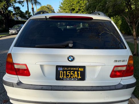 Used 2003 BMW 325i Wagon image 5