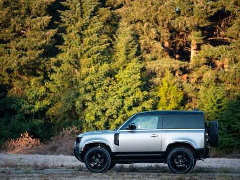 Used 2023 Land Rover Defender 90 V8 AWD/4WD image 10