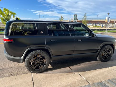 Used 2023 Rivian R1S Adventure AWD/4WD image 5