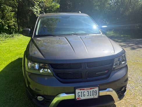 Used 2017 Dodge Journey Crossroad FWD image 2