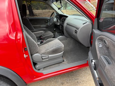 Used 2002 Chevrolet Tracker ZR2 image 9