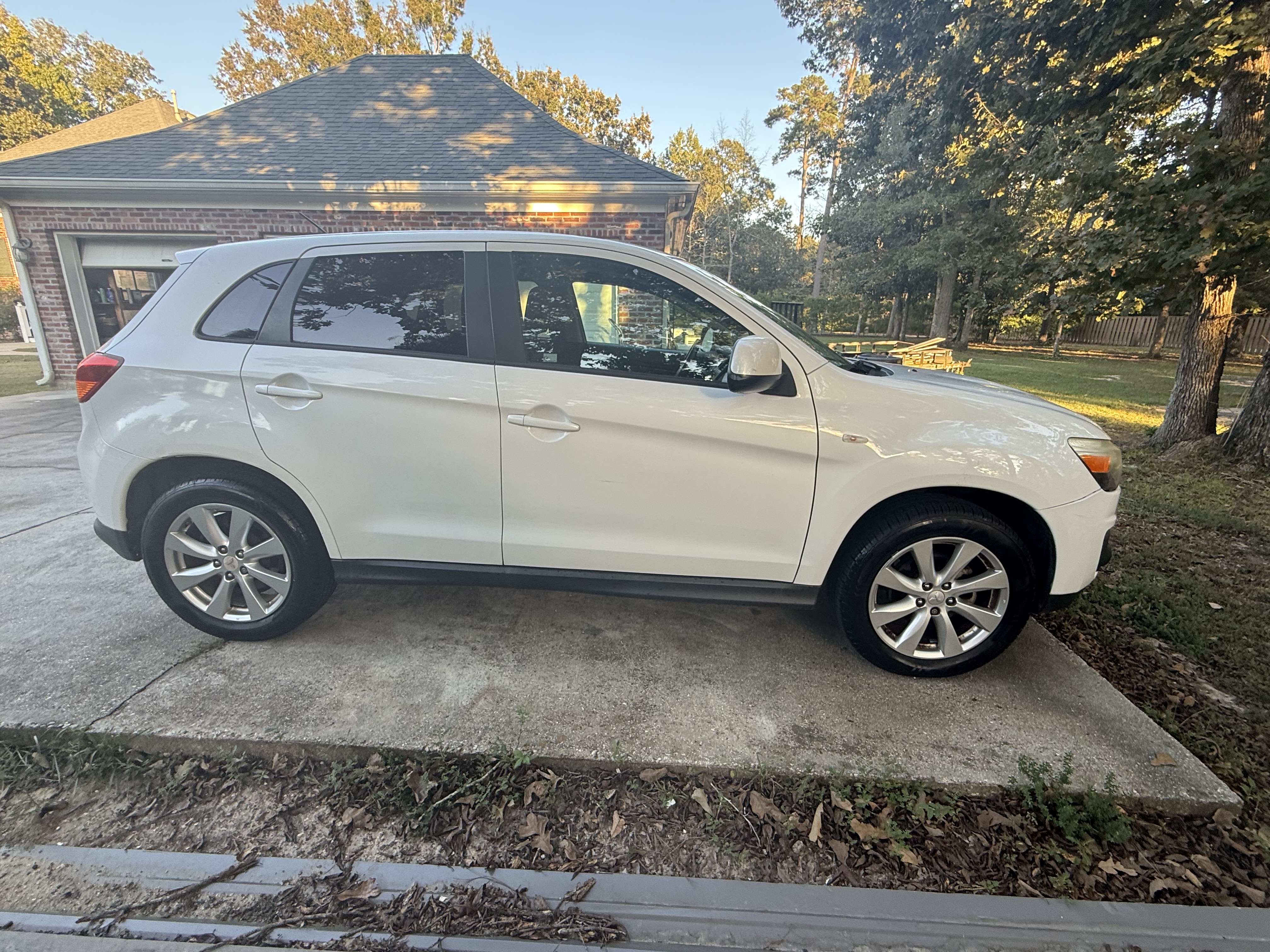 Used 2015 Mitsubishi Outlander Sport ES FWD image 4