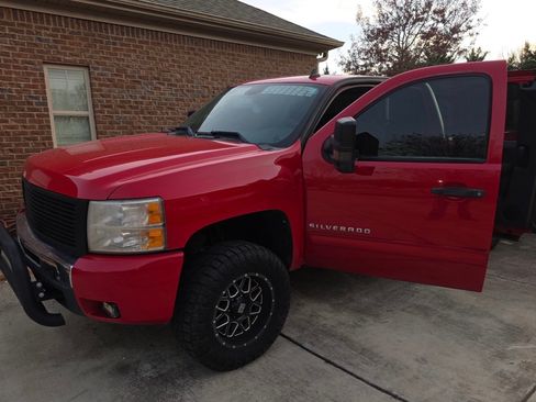 Used 2011 Chevrolet Silverado 1500 LT w/ All-Star Edition image 7